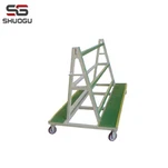 Aurinkopaneelien tuotantolinjan vaunut